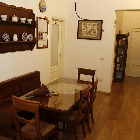 Pietrasanta Lt Couette-café 3*