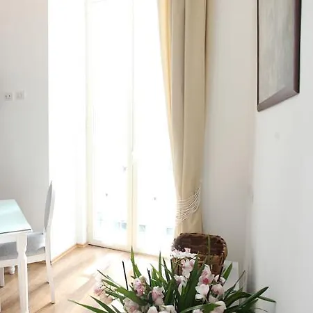 Pietrasanta Lt Couette-café 3*