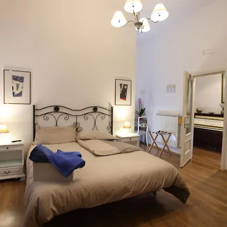 Couette-café Pietrasanta Lt 3*