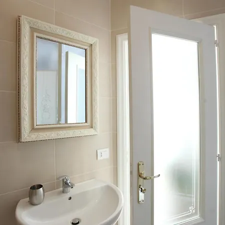Couette-café Pietrasanta Lt 3*