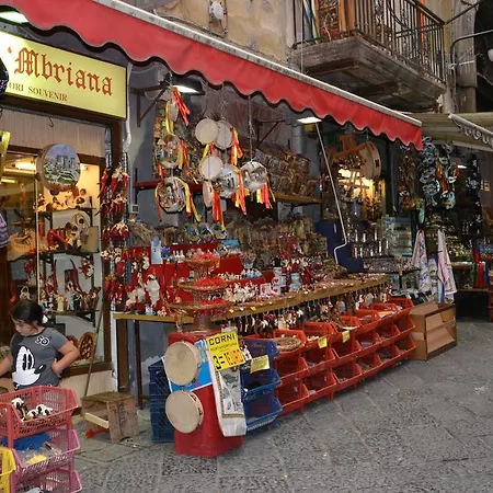 Alojamento de Acomodação e Pequeno-almoço Pietrasanta Lt *